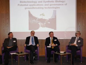 20141024 Brit Gov Scientific Chief Adviser Berlin.jpg